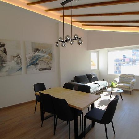 Atico Loft De Lujo Con Terraza Espectacular Y Vista A Los 2 Castillos Apartman Alicante Kültér fotó