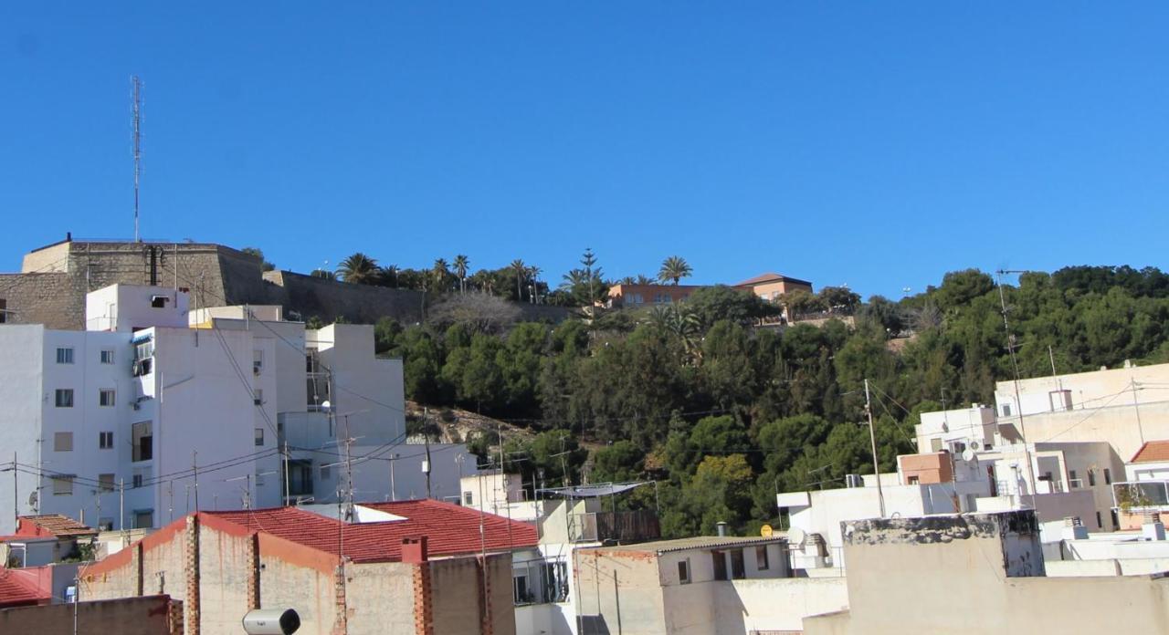 Atico Loft De Lujo Con Terraza Espectacular Y Vista A Los 2 Castillos Apartman Alicante Kültér fotó