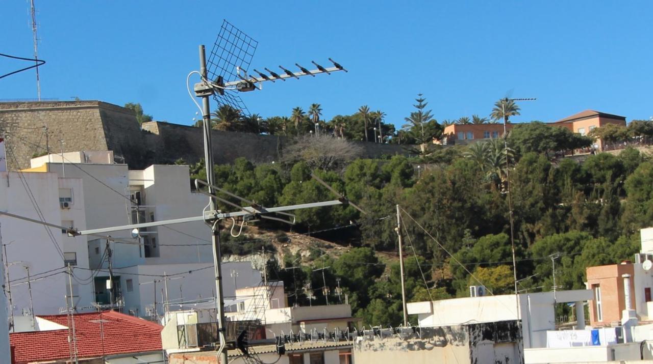 Atico Loft De Lujo Con Terraza Espectacular Y Vista A Los 2 Castillos Apartman Alicante Kültér fotó