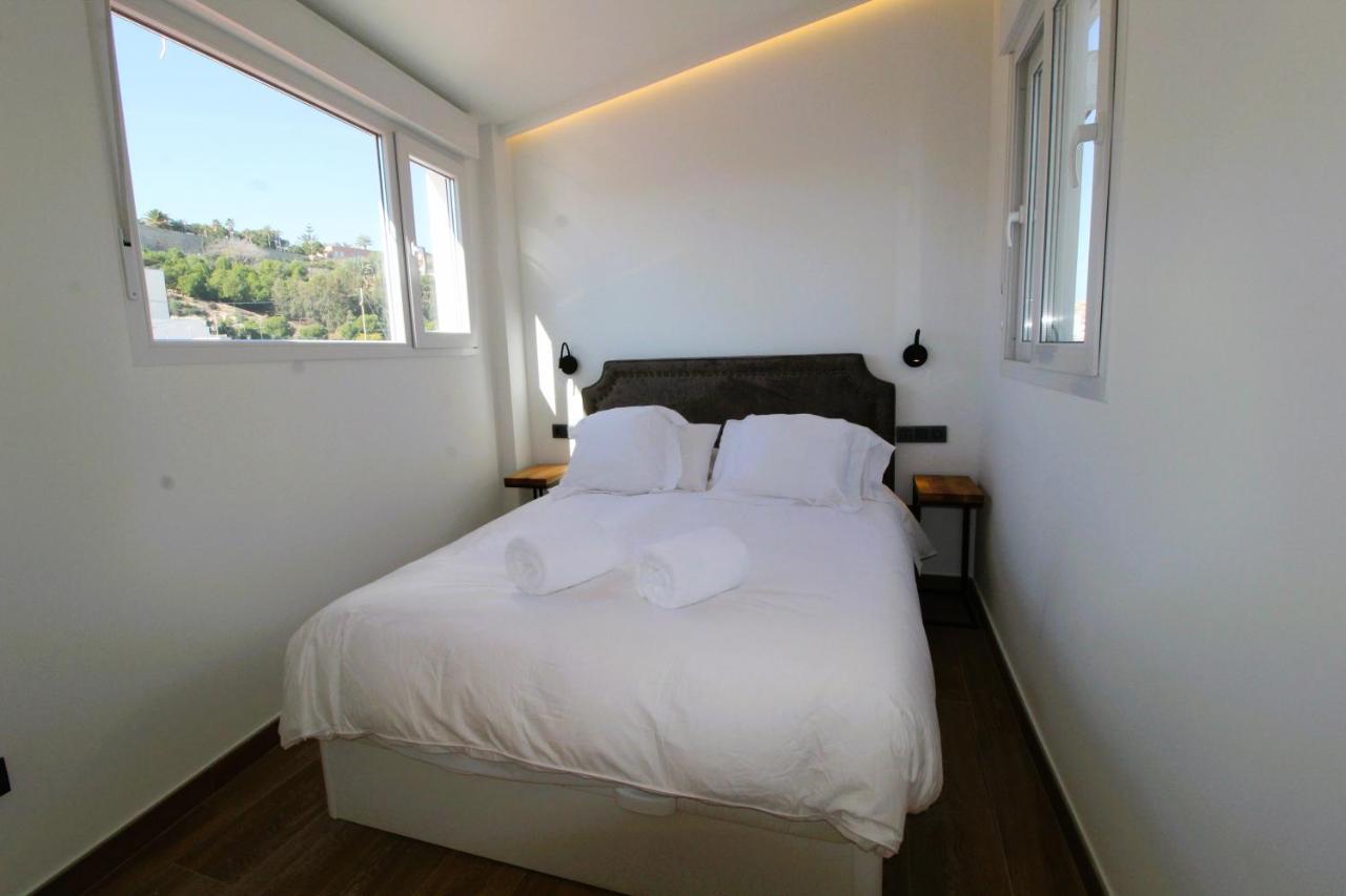 Atico Loft De Lujo Con Terraza Espectacular Y Vista A Los 2 Castillos Apartman Alicante Kültér fotó