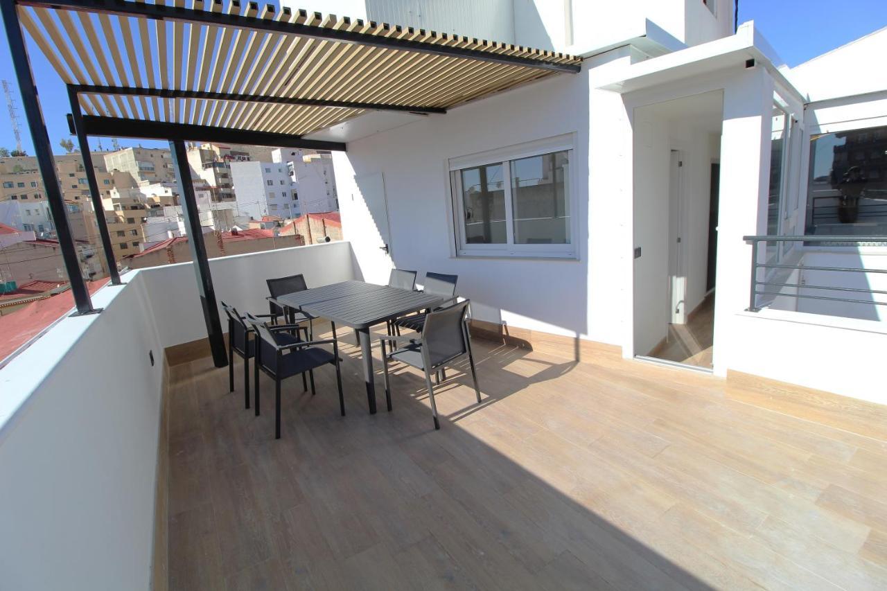 Atico Loft De Lujo Con Terraza Espectacular Y Vista A Los 2 Castillos Apartman Alicante Kültér fotó